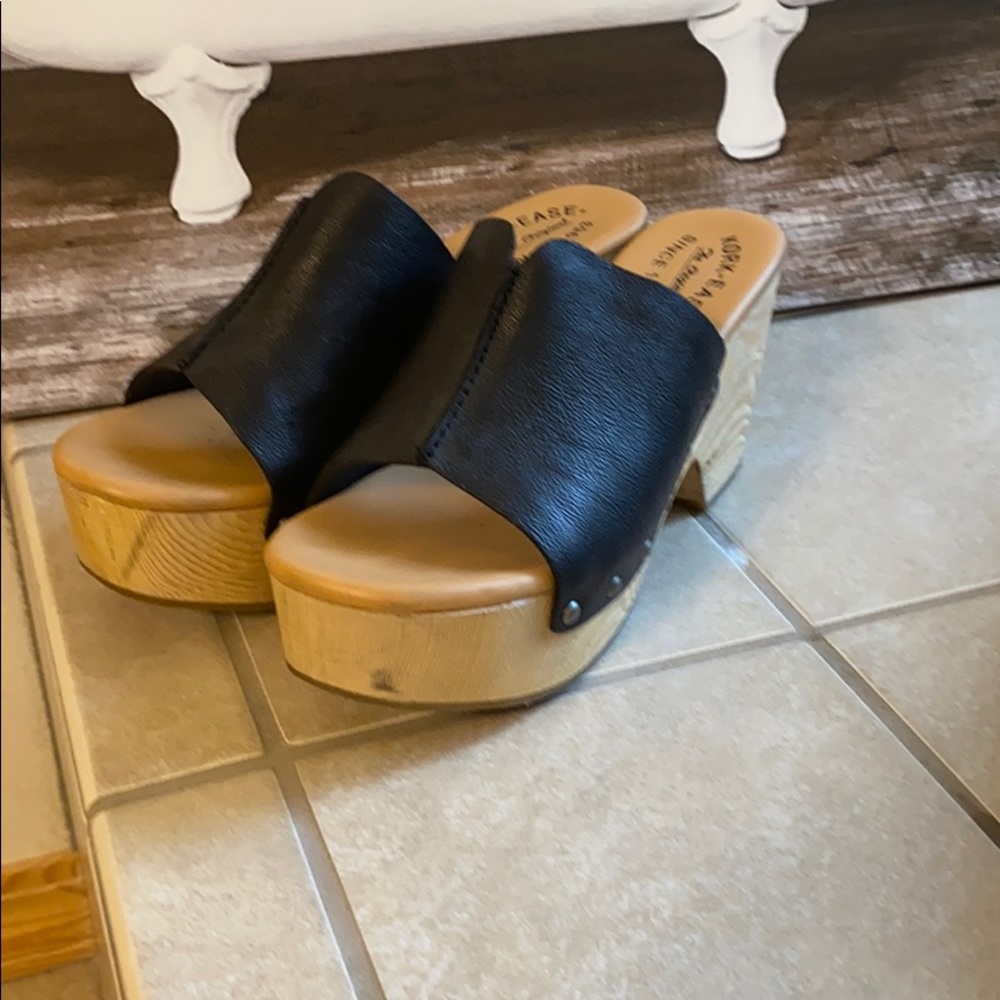 Kork Ease clogs